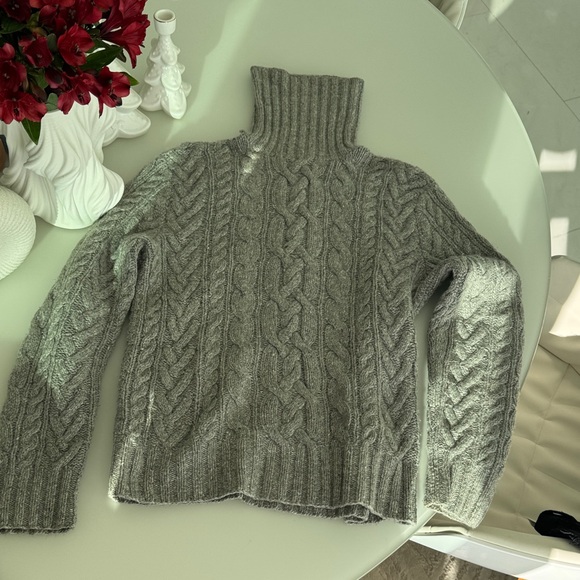 Polo cashmere handKnit Turtleneck Sweater